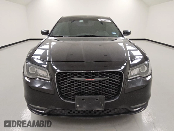 2021 Chrysler 300 with VIN 2C3CCABG8MH520182, listed as a Copart auction lot 51822095 with 123,002 mi miles and Clean Title. Bid and sale history available at carsss.com. Image 5.