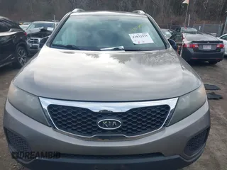 2011 Kia Sorento LX with VIN 5XYKTDA2XBG122465, listed as a IAAI auction lot 41832935 with 163,873 mi miles. Bid and sale history available at carsss.com. Image 12.