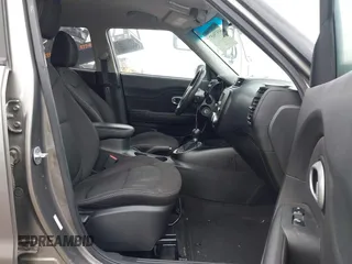 2015 Kia Soul z VIN KNDJN2A28F7219581, wystawiony jako IAAI lot #41979657 z przebiegiem 172 688 mil mil oraz . Historia ofert i sprzedaży dostępna na DreamBid. Obrazek 5.