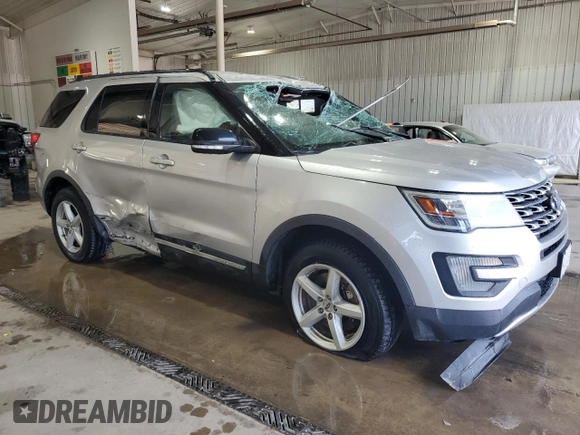 2017 Ford Explorer XLT with VIN 1FM5K8DHXHGC02258, listed as a Copart auction lot 55063895 with 111,488 mi miles and Salvage title. Bid and sale history available at DreamBid. Image 4.