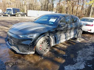 2023 Ford Mustang Mach-E GT z VIN 3FMTK4SX5PMA24192, wystawiony jako IAAI lot #41431780 z przebiegiem 10 394 mil mil oraz . Historia ofert i sprzedaży dostępna na DreamBid. Obrazek 20.