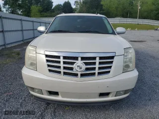 2009 Cadillac Escalade Hybrid with VIN 1GYFK43529R117682, listed as a Copart auction lot 53949915 with 221,447 mi miles and Clean Title. Bid and sale history available at carsss.com. Image 5.