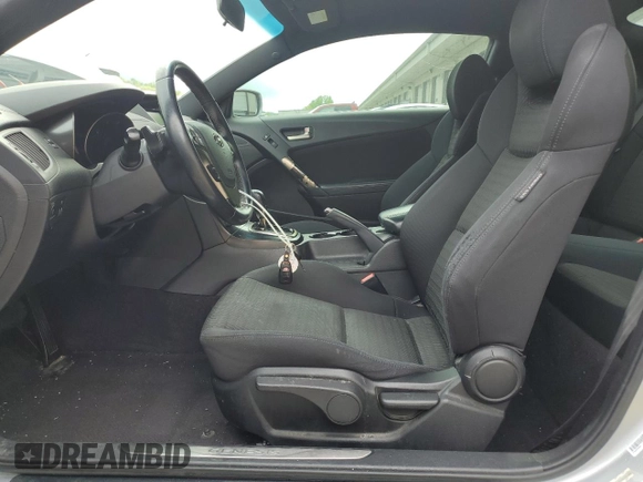 2013 Hyundai Genesis Coupe Premium z VIN KMHHT6KD6DU079696, wystawiony jako Copart lot #54693345 z przebiegiem 120 628 mil mil oraz Czysty tytuł • Clean title. Historia ofert i sprzedaży dostępna na DreamBid. Obrazek 7.