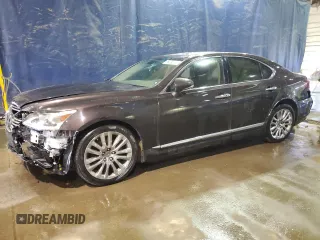2016 Lexus LS 460 z VIN JTHBL5EF0G5141754, wystawiony jako Copart lot #47941885 z przebiegiem 137 681 mil mil oraz Czysty tytuł • Clean title. Historia ofert i sprzedaży dostępna na DreamBid. Obrazek 1.