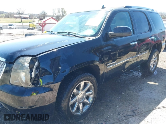 2010 GMC Yukon Denali with VIN 1GKUKEEF5AR201853, listed as a IAAI auction lot 41847258 with 205,431 mi miles. Bid and sale history available at carsss.com. Image 6.