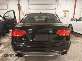 2011 Audi S4 Premium Plus z VIN WAUBGAFL4BA056609, wystawiony jako IAAI lot #41221310 z przebiegiem 145 992 mil mil oraz . Historia ofert i sprzedaży dostępna na DreamBid. Obrazek 16.