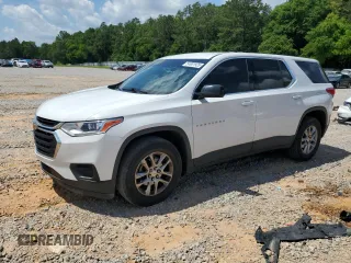 2018 Chevrolet Traverse LS z VIN 1GNERFKW3JJ203354, wystawiony jako Copart lot #54901925 z przebiegiem 110 898 mil mil oraz Szkoda całkowita • Salvage title. Historia ofert i sprzedaży dostępna na DreamBid. Obrazek 1.