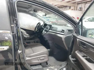 2018 Honda Odyssey Touring with VIN 5FNRL6H87JB105410, listed as a IAAI auction lot 41860707 with 91,908 mi miles. Bid and sale history available at carsss.com. Image 5.