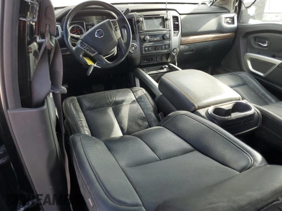 2016 Nissan Titan Platinum Reserve z VIN 1N6BA1F25GN508897, wystawiony jako Copart lot #55090755 z przebiegiem 175 850 mil mil oraz Czysty tytuł • Clean title. Historia ofert i sprzedaży dostępna na DreamBid. Obrazek 8.