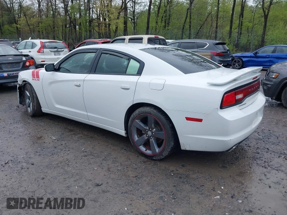 2014 Dodge Charger SXT z VIN 2C3CDXHG9EH162406, wystawiony jako IAAI lot #42159901 z przebiegiem 139 138 mil mil oraz . Historia ofert i sprzedaży dostępna na DreamBid. Obrazek 3.