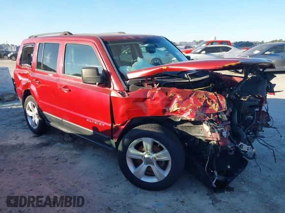 2013 Jeep Patriot Latitude z VIN 1C4NJPFA5DD102131, wystawiony jako IAAI lot #41271136 z przebiegiem 149 863 mil mil oraz . Historia ofert i sprzedaży dostępna na DreamBid. Obrazek 1.
