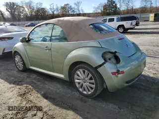 2008 Volkswagen Beetle SE with VIN 3VWRF31Y78M400350, listed as a Copart auction lot 84229794 with 198,777 mi miles and Salvage title. Bid and sale history available at DreamBid. Image 2.