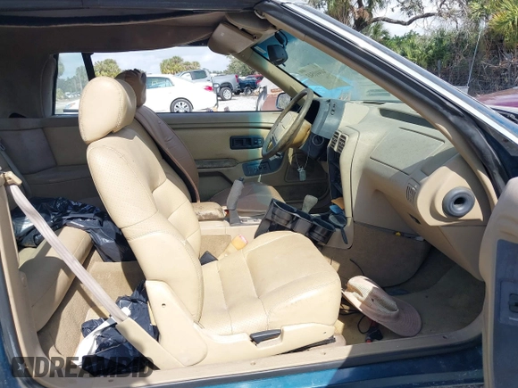 1995 Chrysler LeBaron z VIN 1C3EU4531SF679446, wystawiony jako IAAI lot #41441543 z przebiegiem 105 525 mil mil oraz . Historia ofert i sprzedaży dostępna na DreamBid. Obrazek 5.