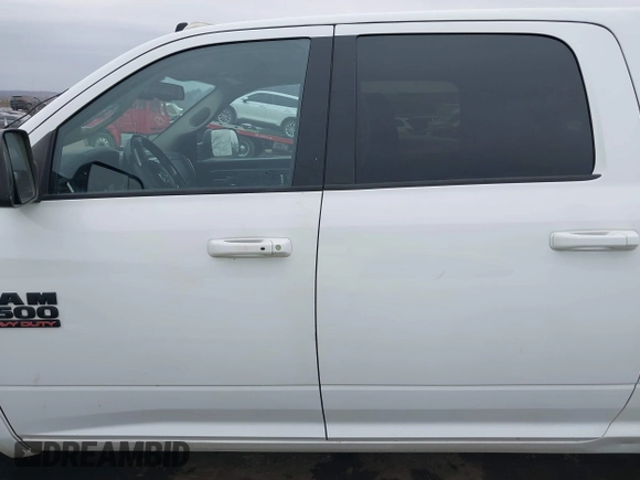 2018 Ram 2500 Laramie with VIN 3C6UR5NJ4JG328211, listed as a IAAI auction lot 41690078 with 97,265 mi miles and . Bid and sale history available at DreamBid. Image 15.