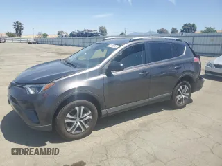 2018 Toyota RAV4 LE с VIN JTMBFREV8JJ259069, выставлен на аукционе Copart как лот 61106715 с пробегом 56 770 миль миль и Списание • Salvage title. История ставок и продаж доступна на DreamBid. Изображение 1.