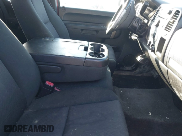 2010 Chevrolet Silverado 1500 LT with VIN 1GCSCSE06AZ137817, listed as a IAAI auction lot 41472286 with 292,814 mi miles and . Bid and sale history available at DreamBid. Image 5.