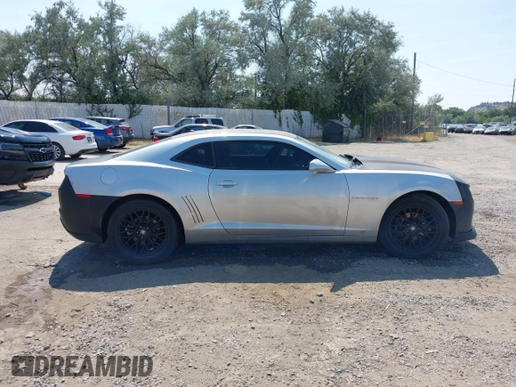 2010 Chevrolet Camaro 1LT z VIN 2G1FB1EV0A9147806, wystawiony jako IAAI lot #39970270 z przebiegiem 160 458 mil mil oraz . Historia ofert i sprzedaży dostępna na DreamBid. Obrazek 13.