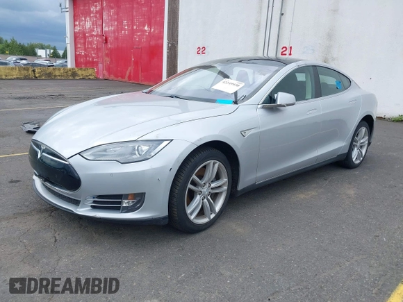 2014 Tesla Model S 60 with VIN 5YJSA1S13EFP53662, listed as a IAAI auction lot 42249930 with Not provided miles and . Bid and sale history available at DreamBid. Image 18.