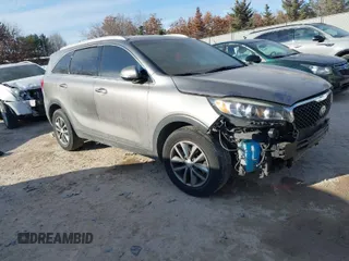2016 Kia Sorento LX with VIN 5XYPGDA31GG002581, listed as a IAAI auction lot 41366057 with 170,671 mi miles. Bid and sale history available at carsss.com. Image 1.