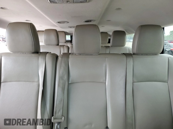 2017 Nissan NV SL z VIN 5BZAF0AA3HN850343, wystawiony jako Copart lot #54843445 z przebiegiem 129 144 mil mil oraz Szkoda całkowita • Salvage title. Historia ofert i sprzedaży dostępna na DreamBid. Obrazek 10.