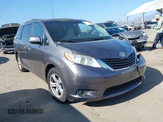 2012 Toyota Sienna LE AAS с VIN 5TDKK3DC4CS186443, выставлен на аукционе IAAI как лот 42225364 с пробегом Не указан миль и . История ставок и продаж доступна на DreamBid. Изображение 1.