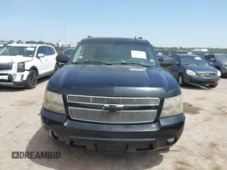 2007 Chevrolet Avalanche 3LT z VIN 3GNEC12017G152396, wystawiony jako IAAI lot #42261163 z przebiegiem Nie podano mil oraz . Historia ofert i sprzedaży dostępna na DreamBid. Obrazek 12.