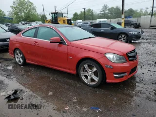 2012 Mercedes-Benz C 250 z VIN WDDGJ4HB7CF926198, wystawiony jako Copart lot #56890165 z przebiegiem 72 481 mil mil oraz Czysty tytuł • Clean title. Historia ofert i sprzedaży dostępna na DreamBid. Obrazek 4.