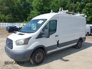 2015 Ford Transit Cargo z VIN 1FTNE2CM6FKA08103, wystawiony jako IAAI lot #42137844 z przebiegiem 224 687 mil mil oraz . Historia ofert i sprzedaży dostępna na DreamBid. Obrazek 6.