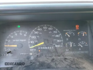 1999 GMC Yukon with VIN 1GKEK13R3XJ750307, listed as a Copart auction lot 84728104 with 212,879 mi miles and Salvage Title. Bid and sale history available at carsss.com. Image 9.