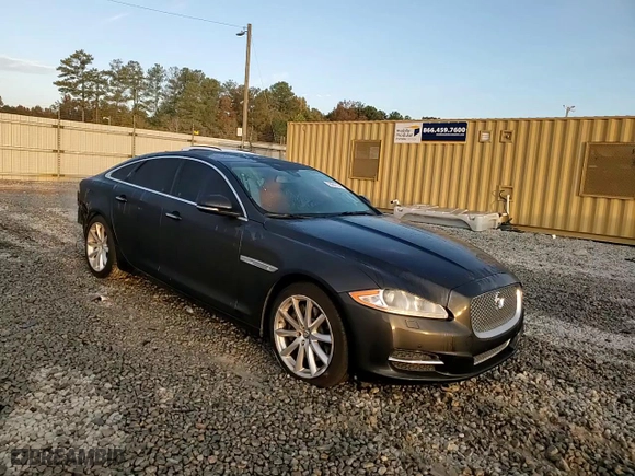 2013 Jaguar XJ with VIN SAJWJ1CD2D8V47727, listed as a Copart auction lot 78682164 with NaN miles and Salvage Title. Bid and sale history available at carsss.com. Image 14.