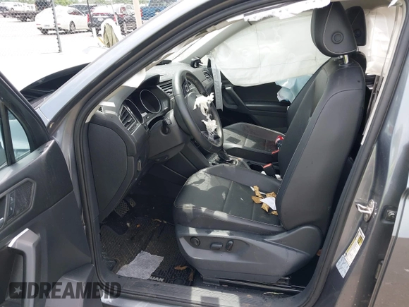 2021 Volkswagen Tiguan SE z VIN 3VV3B7AX8MM159316, wystawiony jako IAAI lot #42525546 z przebiegiem 70 141 mil mil oraz . Historia ofert i sprzedaży dostępna na DreamBid. Obrazek 5.