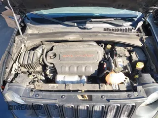 2017 Jeep Renegade Deserthawk z VIN ZACCJBCB4HPF18220, wystawiony jako IAAI lot #41719737 z przebiegiem 87 332 mil mil oraz . Historia ofert i sprzedaży dostępna na DreamBid. Obrazek 10.