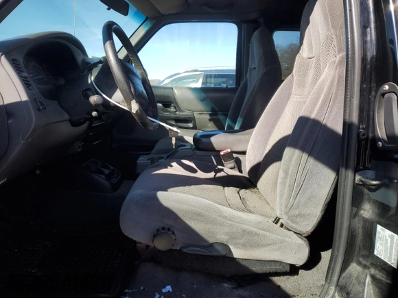 2000 Ford Ranger XLT z VIN 1FTZR15X7YTA02153, wystawiony jako Copart lot #45807525 z przebiegiem 146 536 mil mil oraz Nie do naprawy • Non repairable. Historia ofert i sprzedaży dostępna na DreamBid. Obrazek 7.