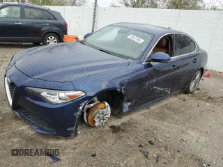 2018 Alfa Romeo Giulia Ti Lusso z VIN ZARFAEEN6J7565537, wystawiony jako Copart lot #49831095 z przebiegiem 71 881 mil mil oraz Szkoda całkowita • Salvage title. Historia ofert i sprzedaży dostępna na DreamBid. Obrazek 1.