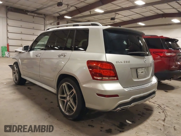 2013 Mercedes-Benz GLK 350 z VIN WDCGG8JB6DG142143, wystawiony jako IAAI lot #42023368 z przebiegiem 134 778 mil mil oraz . Historia ofert i sprzedaży dostępna na DreamBid. Obrazek 3.