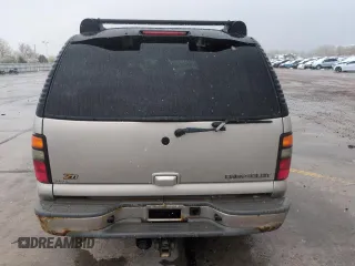 2004 Chevrolet Suburban Z71 z VIN 3GNFK16Z44G305168, wystawiony jako Copart lot #53900955 z przebiegiem 186 770 mil mil oraz Szkoda całkowita • Salvage title. Historia ofert i sprzedaży dostępna na DreamBid. Obrazek 6.