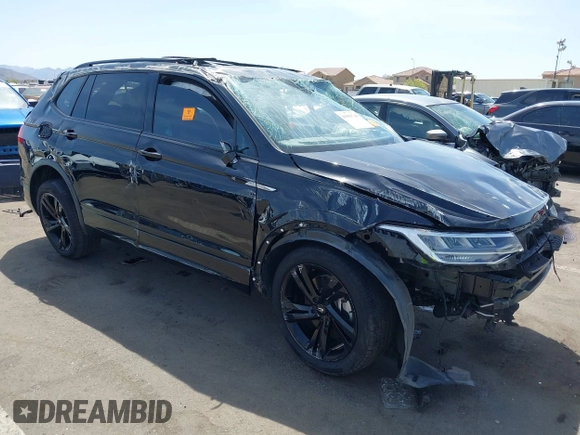 2023 Volkswagen Tiguan SE R-Line Black с VIN 3VVCB7AX9PM014564, выставлен на аукционе IAAI как лот 41993740 с пробегом Не указан миль и . История ставок и продаж доступна на DreamBid. Изображение 1.