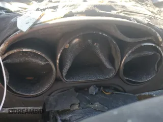 2003 Chevrolet SSR LS z VIN 1GCES14PX3B101259, wystawiony jako Copart lot #74279454 z przebiegiem Nie podano mil oraz Nie do naprawy. Historia ofert i sprzedaży dostępna na DreamBid. Obrazek 9.