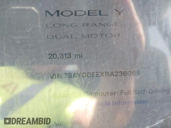 2024 Tesla Model Y Long Range z VIN 7SAYGDEEXRA236065, wystawiony jako IAAI lot #41834658 z przebiegiem 20 313 mil mil oraz . Historia ofert i sprzedaży dostępna na DreamBid. Obrazek 16.