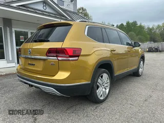 2018 Volkswagen Atlas SEL Premium z VIN 1V2NR2CA3JC564705, wystawiony jako IAAI lot #42290407 z przebiegiem 114 723 mil mil oraz . Historia ofert i sprzedaży dostępna na DreamBid. Obrazek 4.