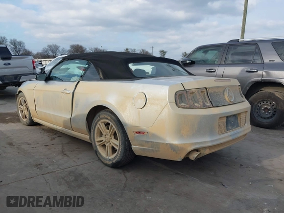 2014 Ford Mustang V6 with VIN 1ZVBP8EM8E5233906, listed as a IAAI auction lot 41590461 with 113,131 mi miles. Bid and sale history available at carsss.com. Image 3.