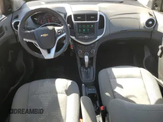2019 Chevrolet Sonic LS z VIN 1G1JB5SB6K4147597, wystawiony jako Copart lot #46031495 z przebiegiem 59 905 mil mil oraz Szkoda całkowita • Salvage title. Historia ofert i sprzedaży dostępna na DreamBid. Obrazek 8.