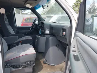 1995 Ford Econoline Cargo z VIN 1FMEE11N5SHA13642, wystawiony jako IAAI lot #42259712 z przebiegiem 158 293 mil mil oraz . Historia ofert i sprzedaży dostępna na DreamBid. Obrazek 5.