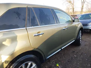 2013 Lincoln MKX z VIN 2LMDJ8JK6DBL06315, wystawiony jako IAAI lot #41737956 z przebiegiem 134 423 mil mil oraz . Historia ofert i sprzedaży dostępna na DreamBid. Obrazek 13.