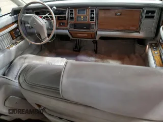 1980 Cadillac Seville z VIN 6S69NAE688845, wystawiony jako Copart lot #78749194 z przebiegiem 66 974 mil mil oraz Tytuł czysty. Historia ofert i sprzedaży dostępna na DreamBid. Obrazek 8.