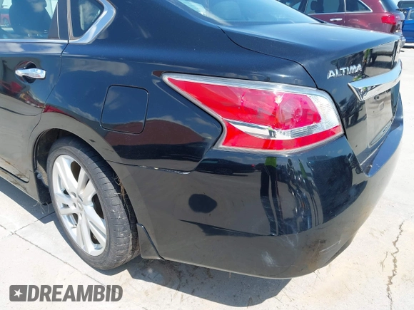 2015 Nissan Altima SL with VIN 1N4BL3AP2FC184822, listed as a IAAI auction lot 42510415 with 137,232 mi miles and . Bid and sale history available at DreamBid. Image 18.