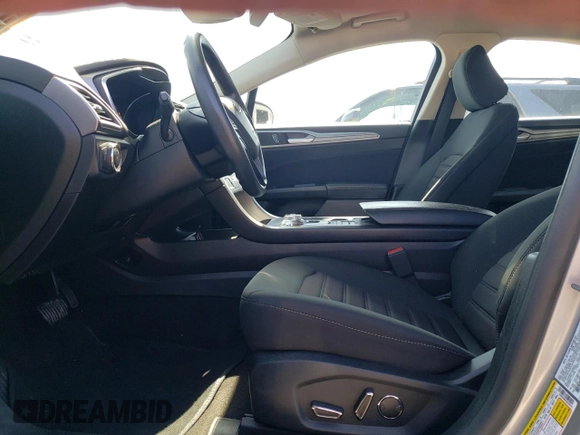2020 Ford Fusion SE with VIN 3FA6P0HD4LR228218, listed as a Copart auction lot 60694665 with 32,060 mi miles and Non repairable. Bid and sale history available at DreamBid. Image 7.