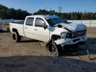 2013 GMC Sierra 3500HD SRW Denali z VIN 1GT426E86DF130266, wystawiony jako Copart lot #73859924 z przebiegiem 183 238 mil mil oraz Szkoda całkowita • Salvage title. Historia ofert i sprzedaży dostępna na DreamBid. Obrazek 4.