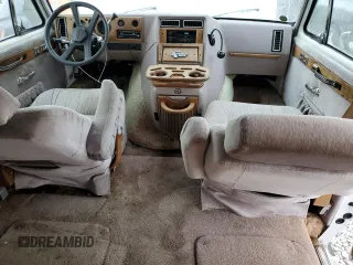 1991 Chevrolet Chevy Van z VIN 1GBEG25K9M7125247, wystawiony jako Copart lot #75549674 z przebiegiem 108 756 mil mil oraz Czysty tytuł • Clean title. Historia ofert i sprzedaży dostępna na DreamBid. Obrazek 8.