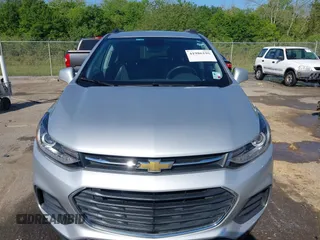 2020 Chevrolet Trax LT with VIN KL7CJLSBXLB039596, listed as a IAAI auction lot 41986195 with 25,538 mi miles and . Bid and sale history available at DreamBid. Image 12.